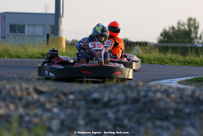 07/05/2022 : Endurance Loisir Les Razbitumes pour “1 maillot pour la vie” & Les Socio Esthéticiennes (Photos Stéphane Agnus) 2022 — karting