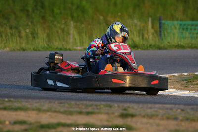 07/05/2022 : Endurance Loisir Les Razbitumes pour “1 maillot pour la vie” & Les Socio Esthéticiennes (Photos Stéphane Agnus) 2022 — karting