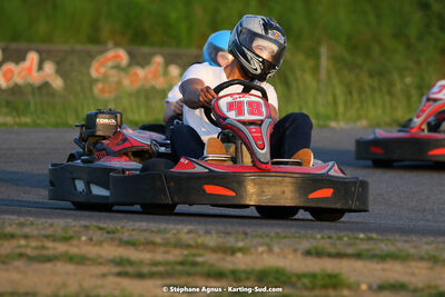 07/05/2022 : Endurance Loisir Les Razbitumes pour “1 maillot pour la vie” & Les Socio Esthéticiennes (Photos Stéphane Agnus) 2022 — karting