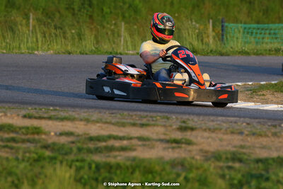 07/05/2022 : Endurance Loisir Les Razbitumes pour “1 maillot pour la vie” & Les Socio Esthéticiennes (Photos Stéphane Agnus) 2022 — karting