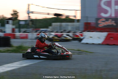 07/05/2022 : Endurance Loisir Les Razbitumes pour “1 maillot pour la vie” & Les Socio Esthéticiennes (Photos Stéphane Agnus) 2022 — karting