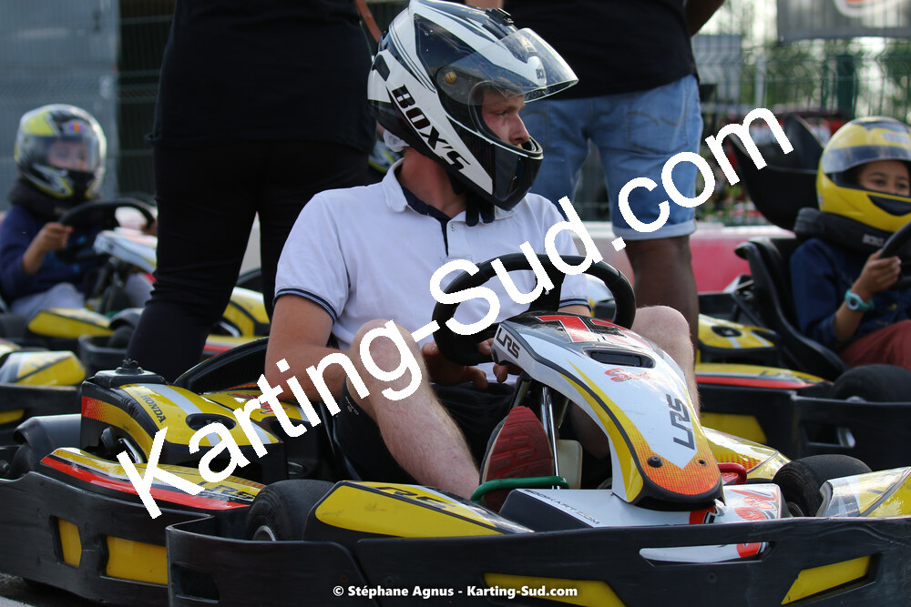 07/05/2022 : Endurance Loisir Les Razbitumes pour “1 maillot pour la vie” & Les Socio Esthéticiennes (Photos Stéphane Agnus) 2022 — karting