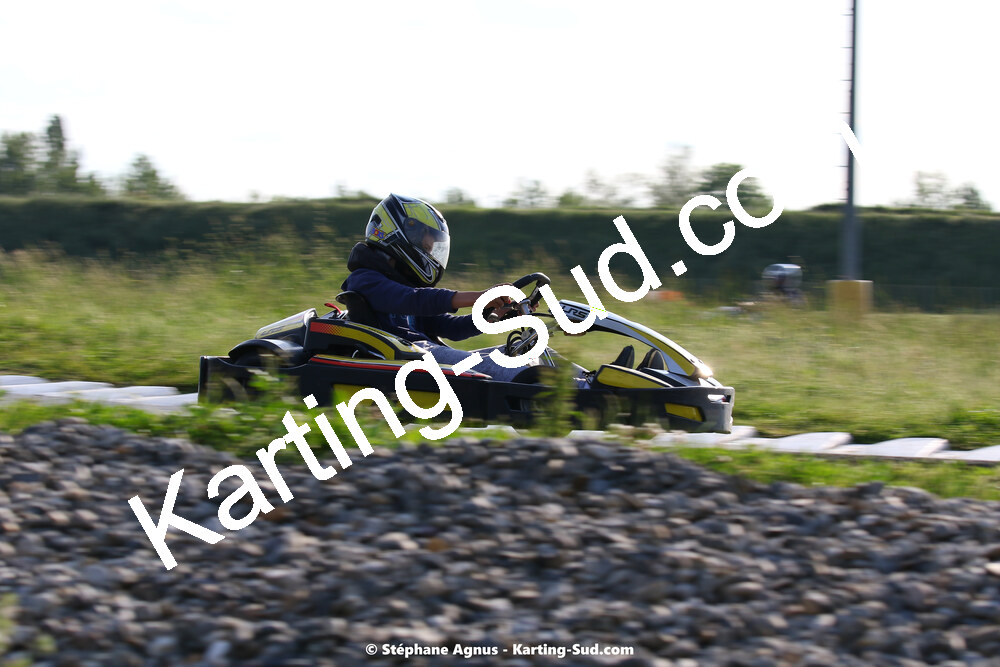 07/05/2022 : Endurance Loisir Les Razbitumes pour “1 maillot pour la vie” & Les Socio Esthéticiennes (Photos Stéphane Agnus) 2022 — karting