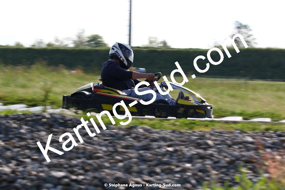07/05/2022 : Endurance Loisir Les Razbitumes pour “1 maillot pour la vie” & Les Socio Esthéticiennes (Photos Stéphane Agnus) 2022 — karting