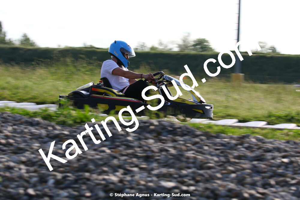 07/05/2022 : Endurance Loisir Les Razbitumes pour “1 maillot pour la vie” & Les Socio Esthéticiennes (Photos Stéphane Agnus) 2022 — karting
