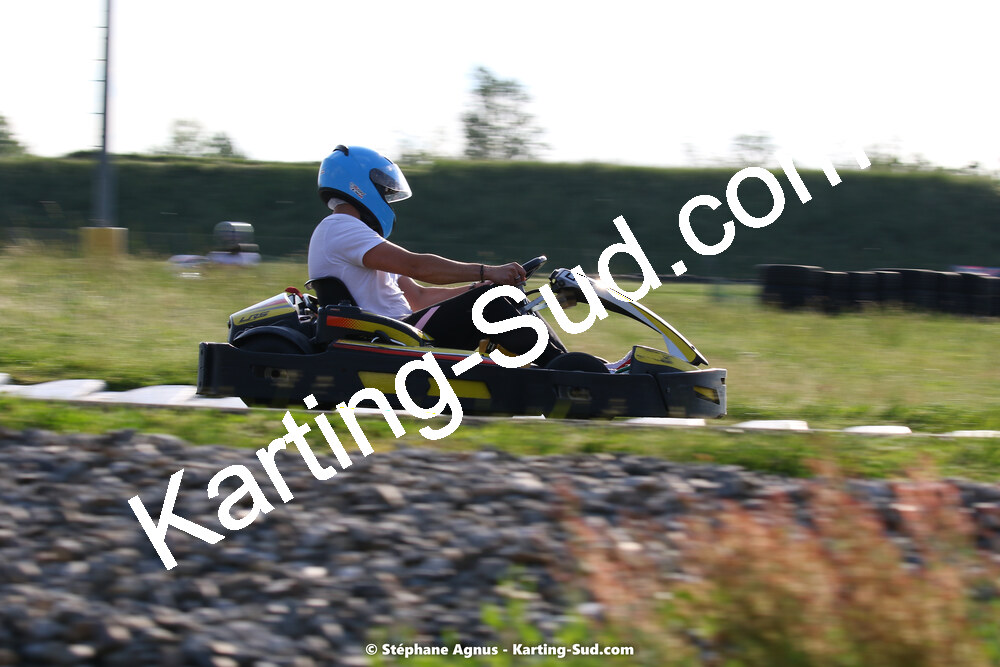 07/05/2022 : Endurance Loisir Les Razbitumes pour “1 maillot pour la vie” & Les Socio Esthéticiennes (Photos Stéphane Agnus) 2022 — karting
