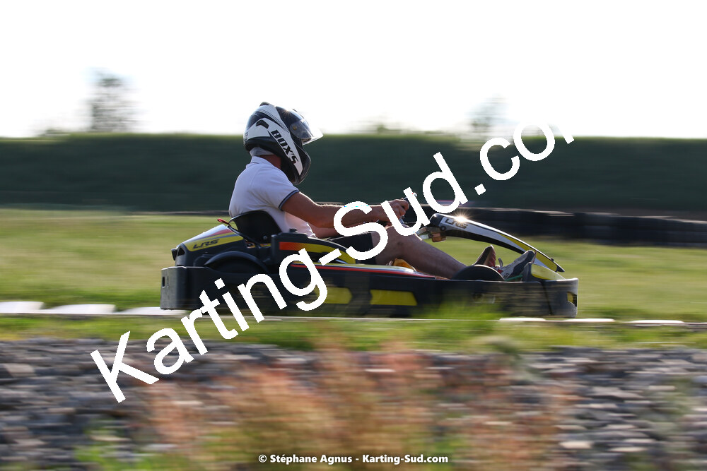 07/05/2022 : Endurance Loisir Les Razbitumes pour “1 maillot pour la vie” & Les Socio Esthéticiennes (Photos Stéphane Agnus) 2022 — karting