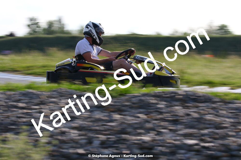 07/05/2022 : Endurance Loisir Les Razbitumes pour “1 maillot pour la vie” & Les Socio Esthéticiennes (Photos Stéphane Agnus) 2022 — karting