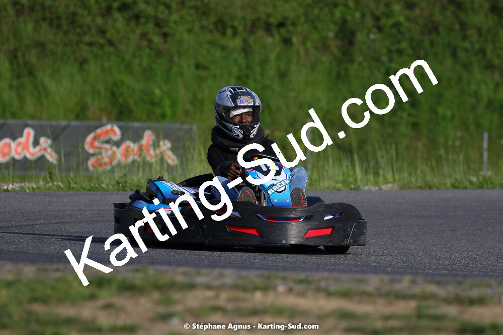 07/05/2022 : Endurance Loisir Les Razbitumes pour “1 maillot pour la vie” & Les Socio Esthéticiennes (Photos Stéphane Agnus) 2022 — karting