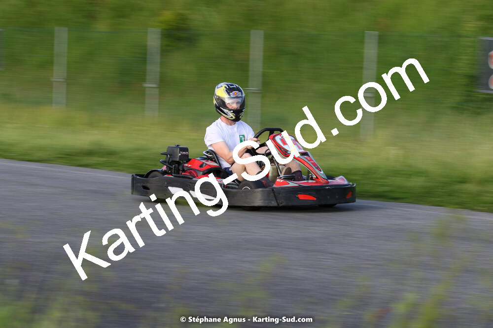 07/05/2022 : Endurance Loisir Les Razbitumes pour “1 maillot pour la vie” & Les Socio Esthéticiennes (Photos Stéphane Agnus) 2022 — karting