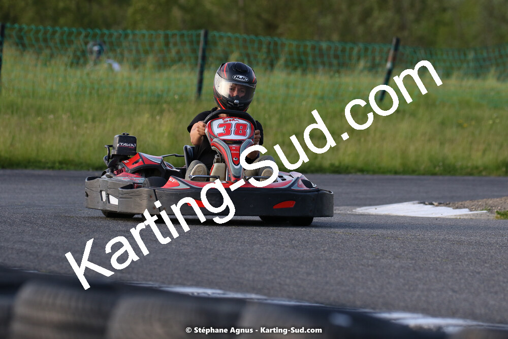 07/05/2022 : Endurance Loisir Les Razbitumes pour “1 maillot pour la vie” & Les Socio Esthéticiennes (Photos Stéphane Agnus) 2022 — karting