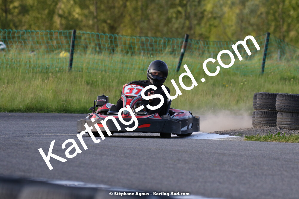 07/05/2022 : Endurance Loisir Les Razbitumes pour “1 maillot pour la vie” & Les Socio Esthéticiennes (Photos Stéphane Agnus) 2022 — karting