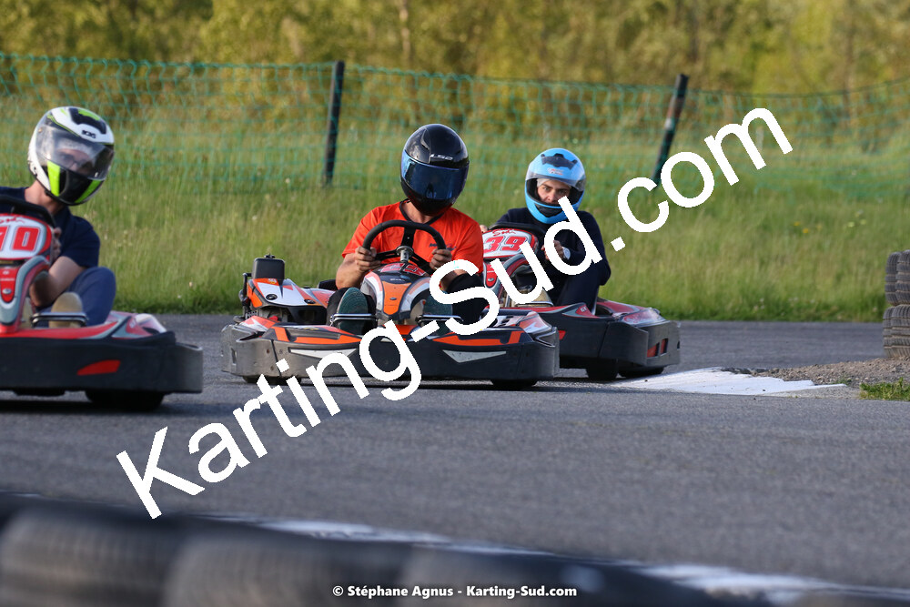 07/05/2022 : Endurance Loisir Les Razbitumes pour “1 maillot pour la vie” & Les Socio Esthéticiennes (Photos Stéphane Agnus) 2022 — karting