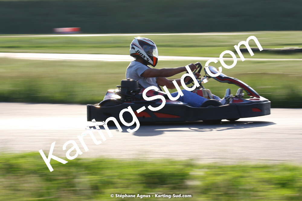 07/05/2022 : Endurance Loisir Les Razbitumes pour “1 maillot pour la vie” & Les Socio Esthéticiennes (Photos Stéphane Agnus) 2022 — karting