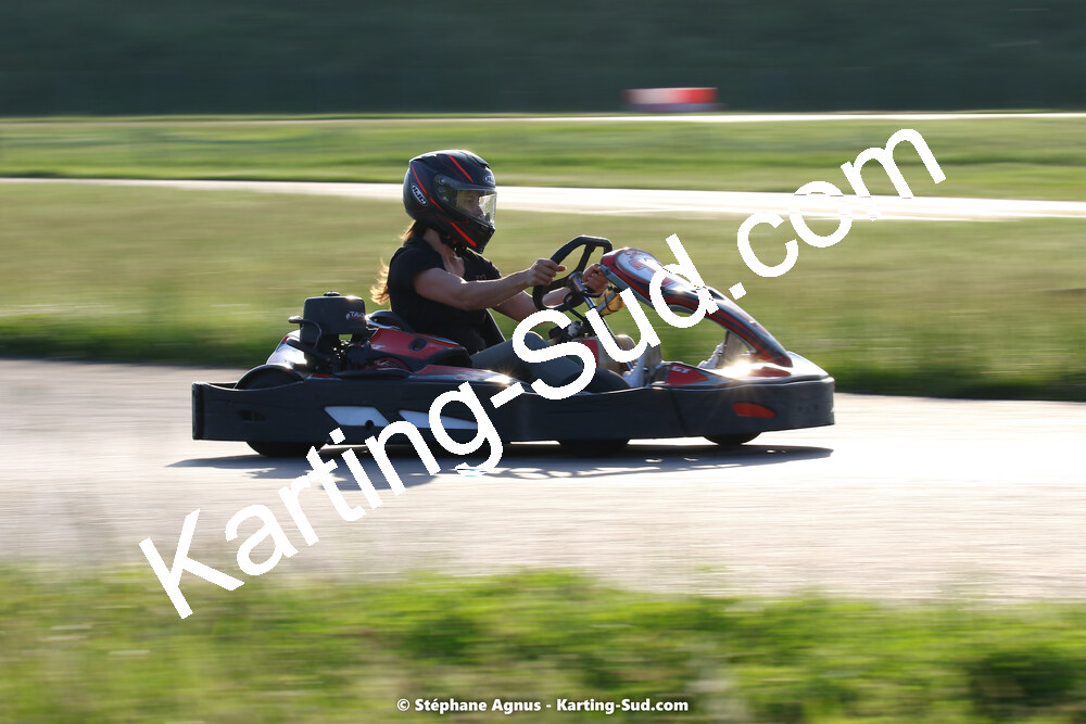 07/05/2022 : Endurance Loisir Les Razbitumes pour “1 maillot pour la vie” & Les Socio Esthéticiennes (Photos Stéphane Agnus) 2022 — karting