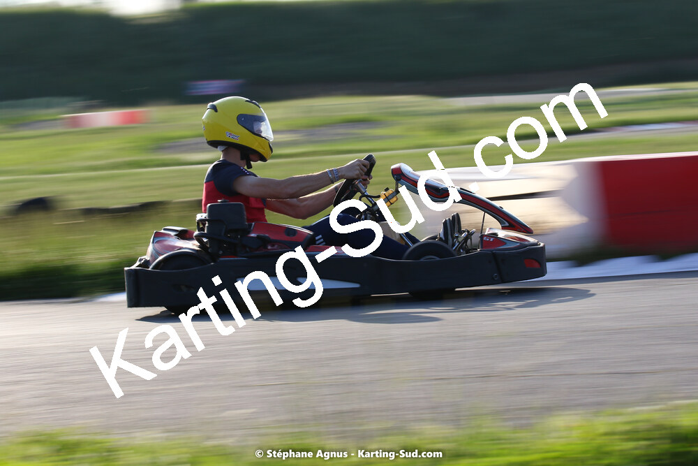 07/05/2022 : Endurance Loisir Les Razbitumes pour “1 maillot pour la vie” & Les Socio Esthéticiennes (Photos Stéphane Agnus) 2022 — karting