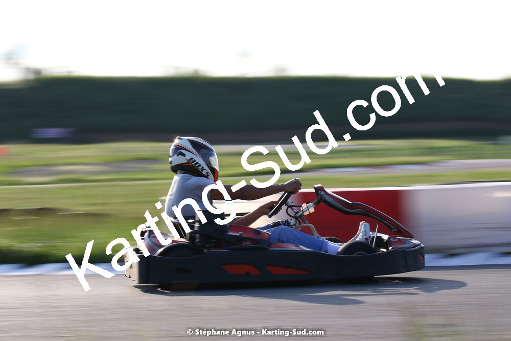 07/05/2022 : Endurance Loisir Les Razbitumes pour “1 maillot pour la vie” & Les Socio Esthéticiennes (Photos Stéphane Agnus) 2022 — karting