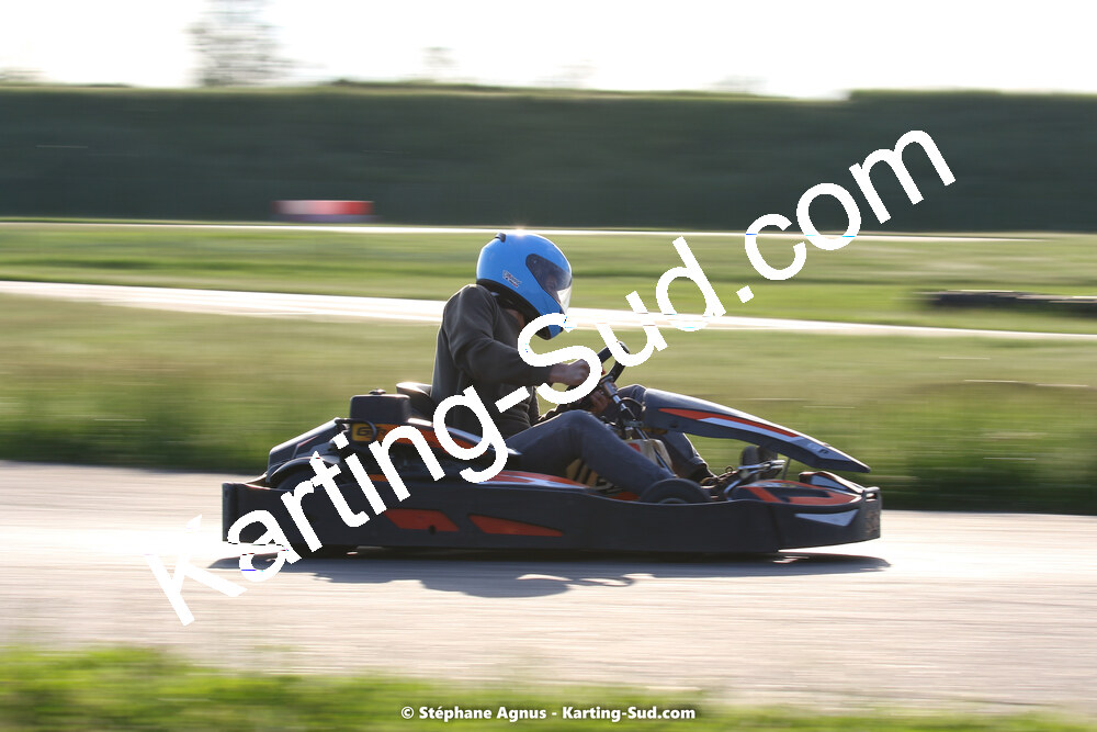 07/05/2022 : Endurance Loisir Les Razbitumes pour “1 maillot pour la vie” & Les Socio Esthéticiennes (Photos Stéphane Agnus) 2022 — karting
