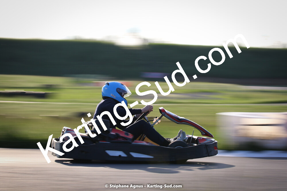 07/05/2022 : Endurance Loisir Les Razbitumes pour “1 maillot pour la vie” & Les Socio Esthéticiennes (Photos Stéphane Agnus) 2022 — karting