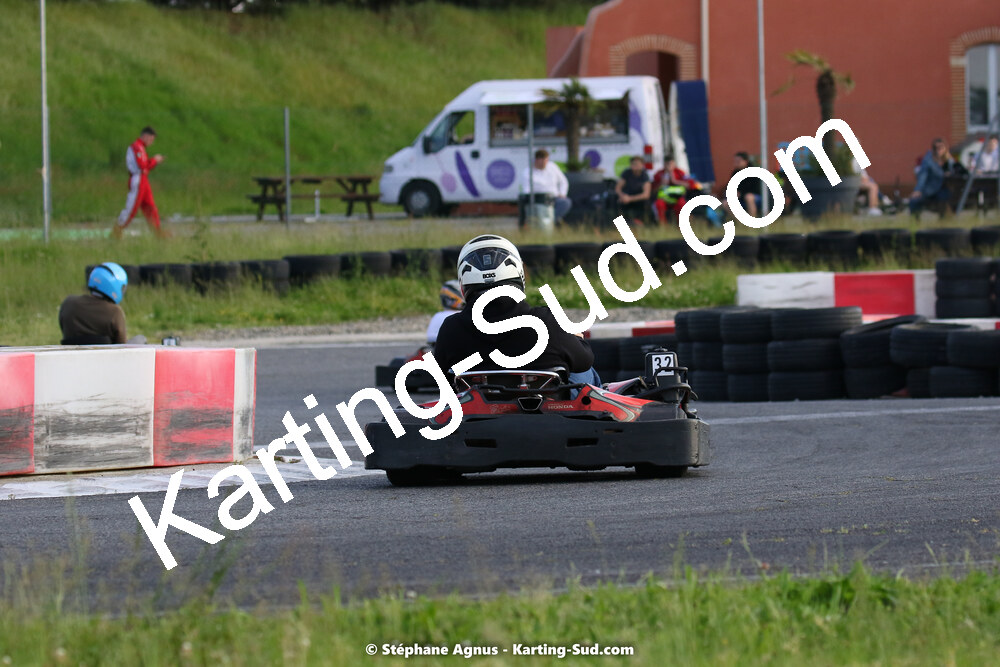 07/05/2022 : Endurance Loisir Les Razbitumes pour “1 maillot pour la vie” & Les Socio Esthéticiennes (Photos Stéphane Agnus) 2022 — karting