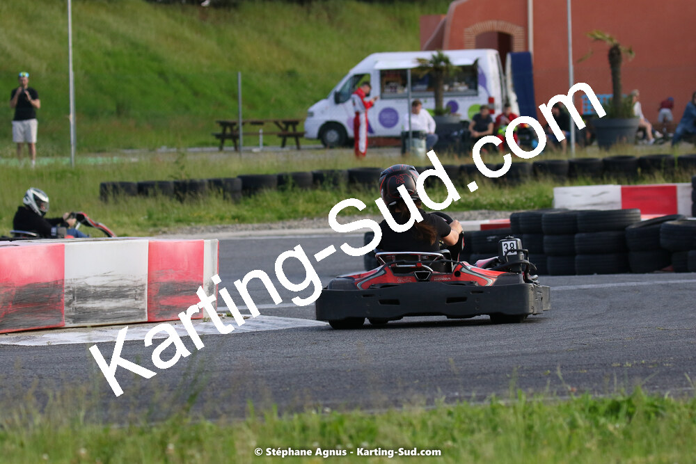 07/05/2022 : Endurance Loisir Les Razbitumes pour “1 maillot pour la vie” & Les Socio Esthéticiennes (Photos Stéphane Agnus) 2022 — karting