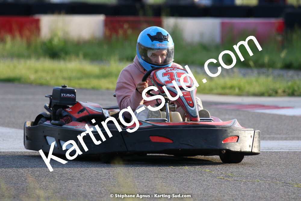 07/05/2022 : Endurance Loisir Les Razbitumes pour “1 maillot pour la vie” & Les Socio Esthéticiennes (Photos Stéphane Agnus) 2022 — karting