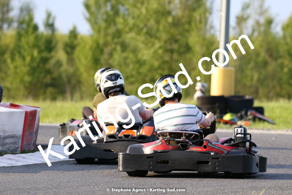07/05/2022 : Endurance Loisir Les Razbitumes pour “1 maillot pour la vie” & Les Socio Esthéticiennes (Photos Stéphane Agnus) 2022 — karting