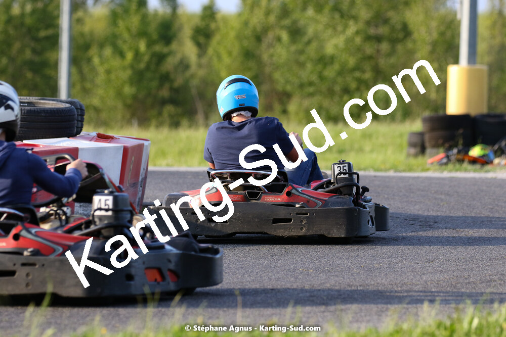 07/05/2022 : Endurance Loisir Les Razbitumes pour “1 maillot pour la vie” & Les Socio Esthéticiennes (Photos Stéphane Agnus) 2022 — karting