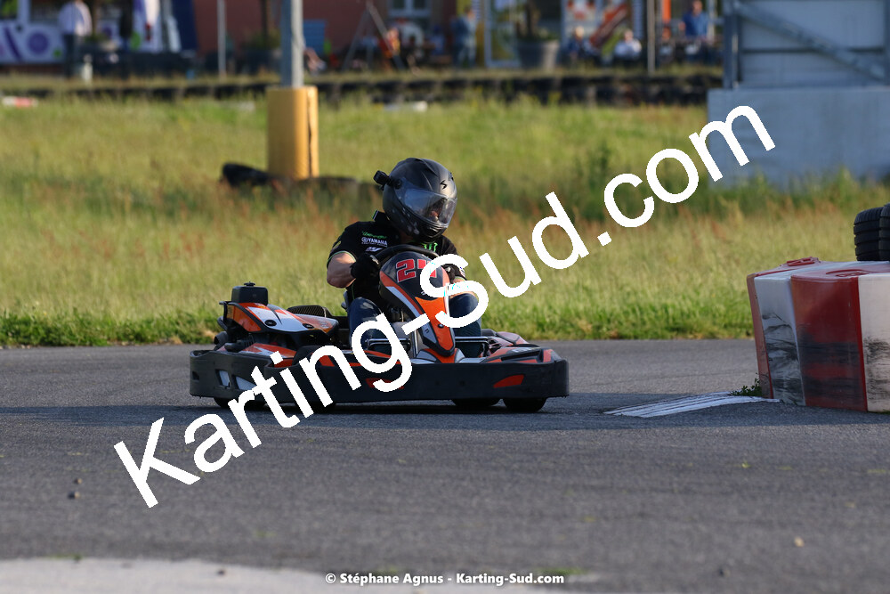 07/05/2022 : Endurance Loisir Les Razbitumes pour “1 maillot pour la vie” & Les Socio Esthéticiennes (Photos Stéphane Agnus) 2022 — karting
