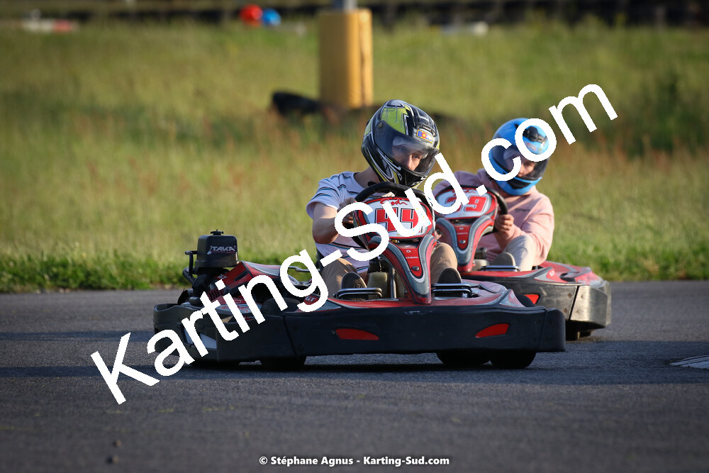07/05/2022 : Endurance Loisir Les Razbitumes pour “1 maillot pour la vie” & Les Socio Esthéticiennes (Photos Stéphane Agnus) 2022 — karting