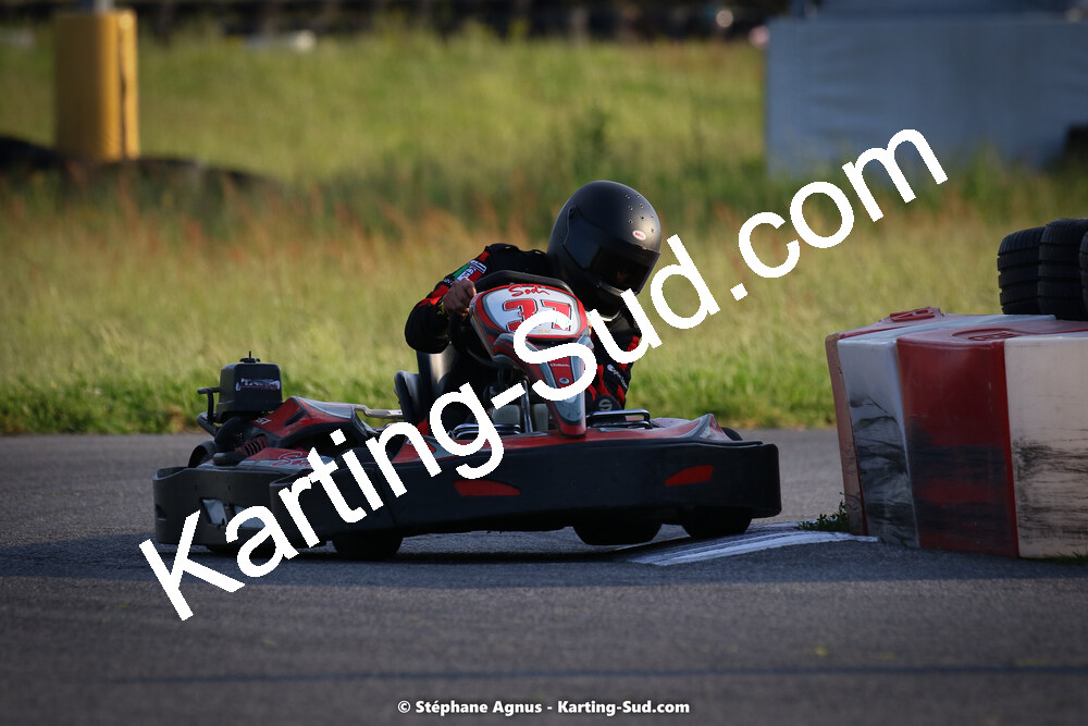 07/05/2022 : Endurance Loisir Les Razbitumes pour “1 maillot pour la vie” & Les Socio Esthéticiennes (Photos Stéphane Agnus) 2022 — karting