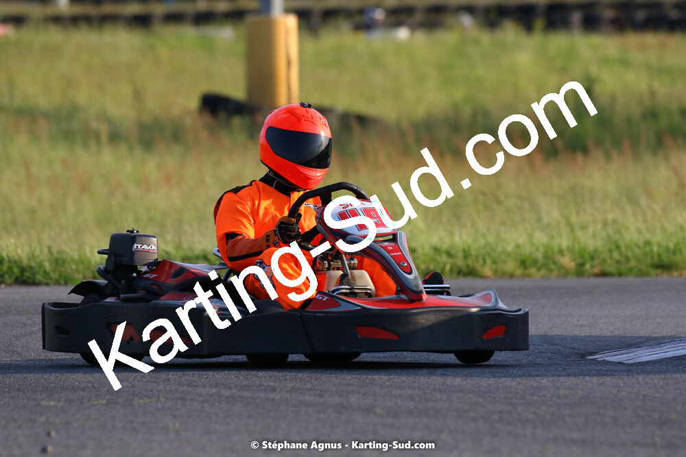 07/05/2022 : Endurance Loisir Les Razbitumes pour “1 maillot pour la vie” & Les Socio Esthéticiennes (Photos Stéphane Agnus) 2022 — karting