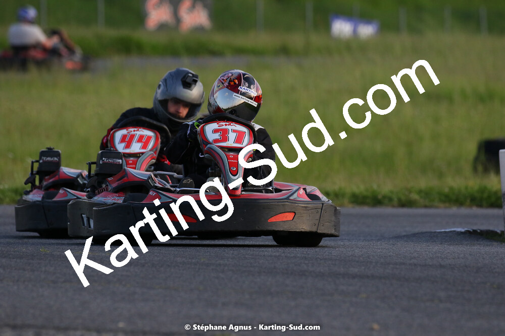 07/05/2022 : Endurance Loisir Les Razbitumes pour “1 maillot pour la vie” & Les Socio Esthéticiennes (Photos Stéphane Agnus) 2022 — karting