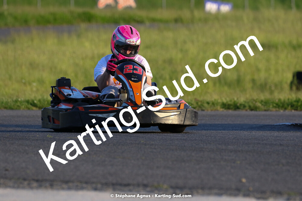 07/05/2022 : Endurance Loisir Les Razbitumes pour “1 maillot pour la vie” & Les Socio Esthéticiennes (Photos Stéphane Agnus) 2022 — karting