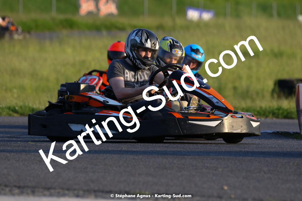 07/05/2022 : Endurance Loisir Les Razbitumes pour “1 maillot pour la vie” & Les Socio Esthéticiennes (Photos Stéphane Agnus) 2022 — karting