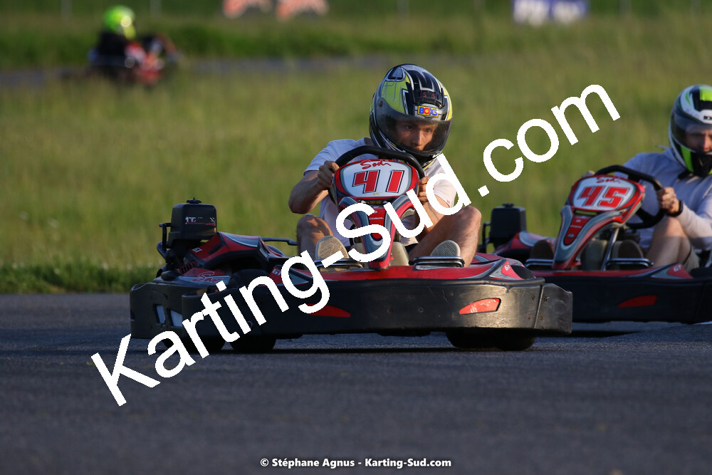 07/05/2022 : Endurance Loisir Les Razbitumes pour “1 maillot pour la vie” & Les Socio Esthéticiennes (Photos Stéphane Agnus) 2022 — karting
