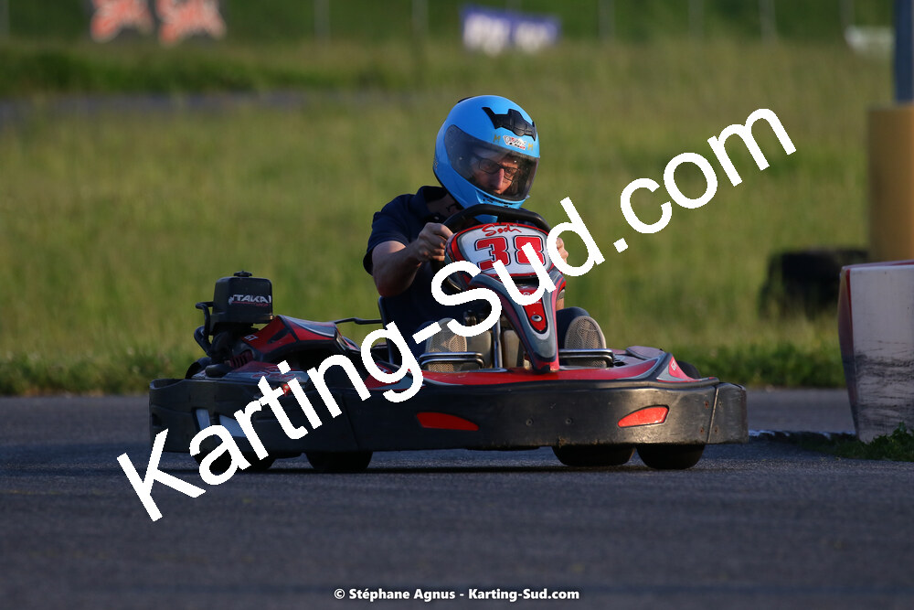 07/05/2022 : Endurance Loisir Les Razbitumes pour “1 maillot pour la vie” & Les Socio Esthéticiennes (Photos Stéphane Agnus) 2022 — karting