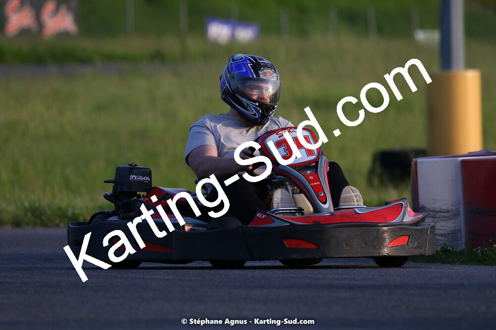 07/05/2022 : Endurance Loisir Les Razbitumes pour “1 maillot pour la vie” & Les Socio Esthéticiennes (Photos Stéphane Agnus) 2022 — karting
