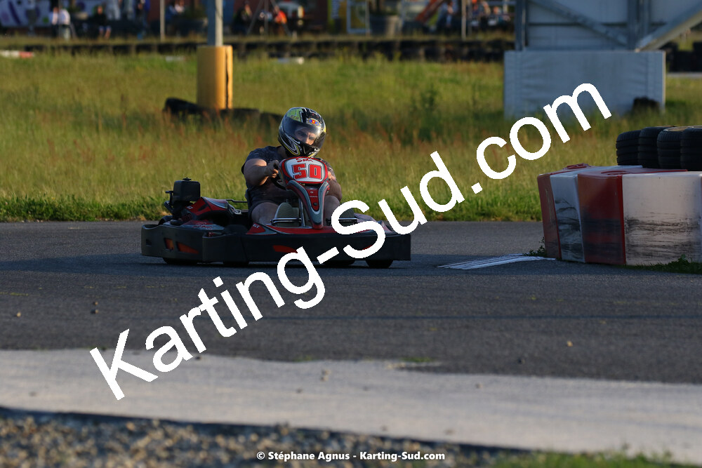 07/05/2022 : Endurance Loisir Les Razbitumes pour “1 maillot pour la vie” & Les Socio Esthéticiennes (Photos Stéphane Agnus) 2022 — karting