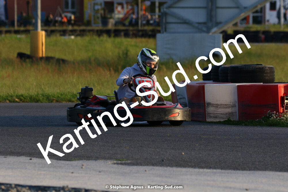 07/05/2022 : Endurance Loisir Les Razbitumes pour “1 maillot pour la vie” & Les Socio Esthéticiennes (Photos Stéphane Agnus) 2022 — karting