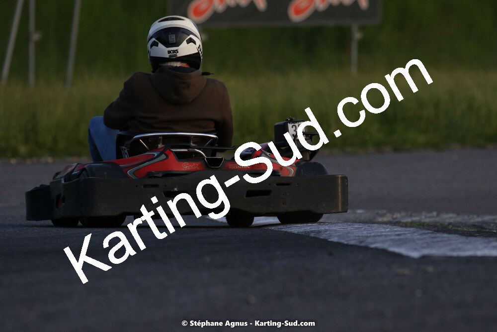 07/05/2022 : Endurance Loisir Les Razbitumes pour “1 maillot pour la vie” & Les Socio Esthéticiennes (Photos Stéphane Agnus) 2022 — karting