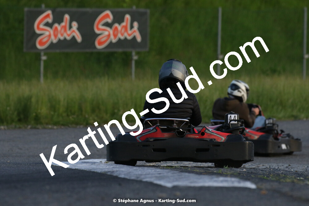 07/05/2022 : Endurance Loisir Les Razbitumes pour “1 maillot pour la vie” & Les Socio Esthéticiennes (Photos Stéphane Agnus) 2022 — karting