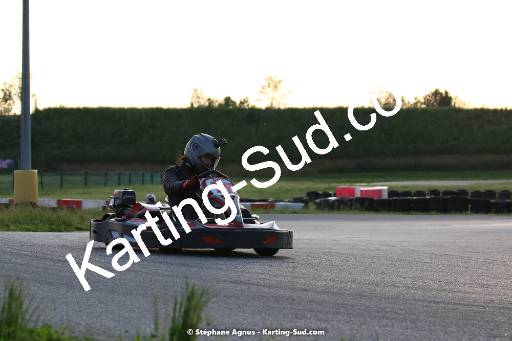 07/05/2022 : Endurance Loisir Les Razbitumes pour “1 maillot pour la vie” & Les Socio Esthéticiennes (Photos Stéphane Agnus) 2022 — karting