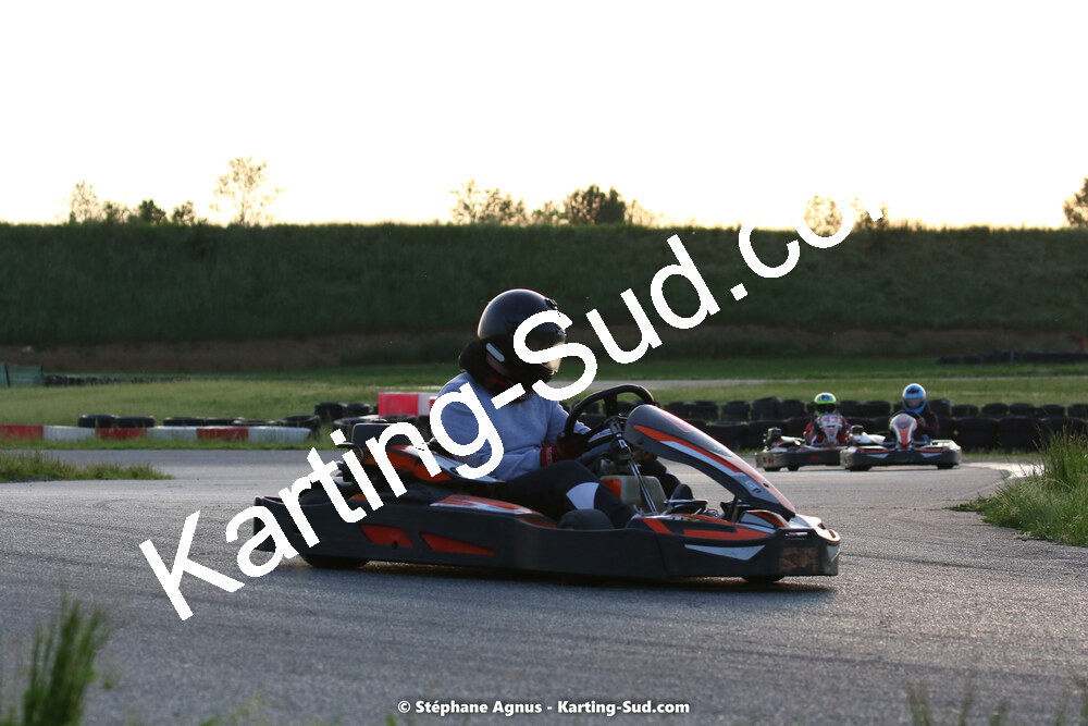 07/05/2022 : Endurance Loisir Les Razbitumes pour “1 maillot pour la vie” & Les Socio Esthéticiennes (Photos Stéphane Agnus) 2022 — karting