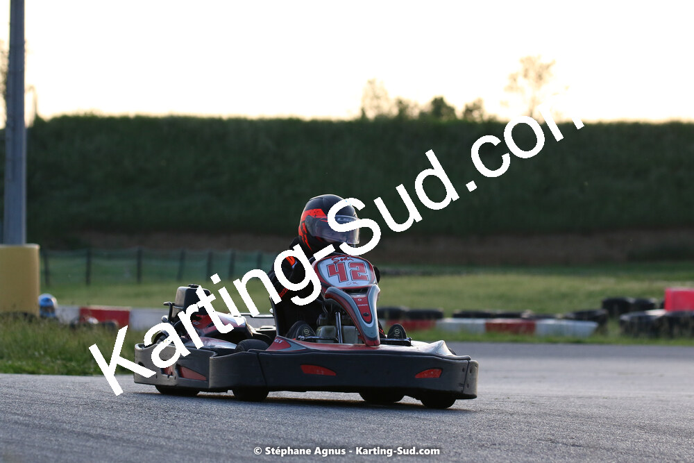 07/05/2022 : Endurance Loisir Les Razbitumes pour “1 maillot pour la vie” & Les Socio Esthéticiennes (Photos Stéphane Agnus) 2022 — karting
