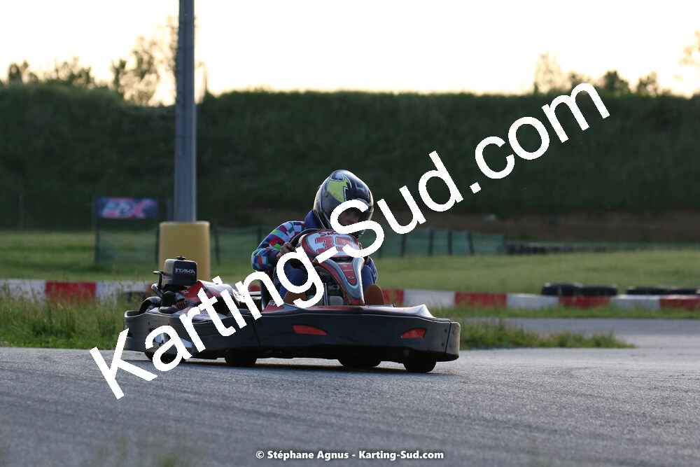 07/05/2022 : Endurance Loisir Les Razbitumes pour “1 maillot pour la vie” & Les Socio Esthéticiennes (Photos Stéphane Agnus) 2022 — karting
