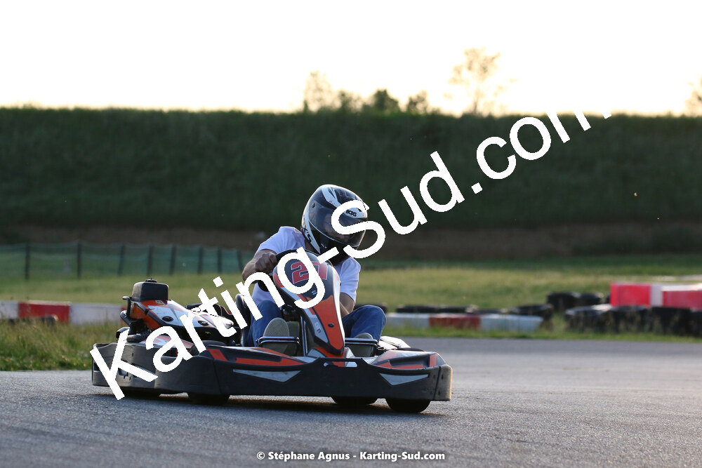 07/05/2022 : Endurance Loisir Les Razbitumes pour “1 maillot pour la vie” & Les Socio Esthéticiennes (Photos Stéphane Agnus) 2022 — karting