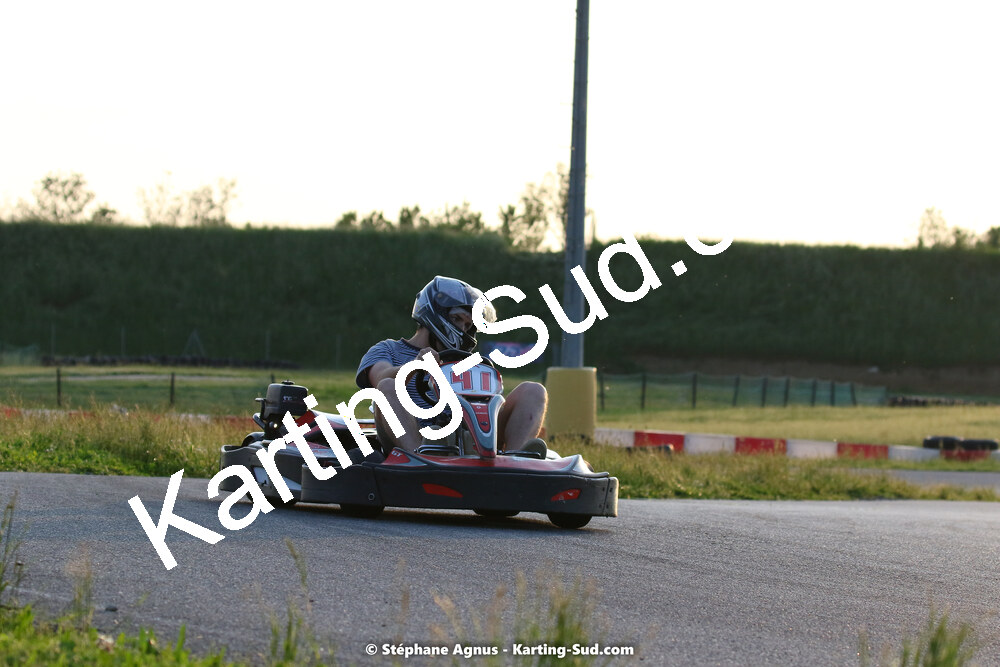 07/05/2022 : Endurance Loisir Les Razbitumes pour “1 maillot pour la vie” & Les Socio Esthéticiennes (Photos Stéphane Agnus) 2022 — karting