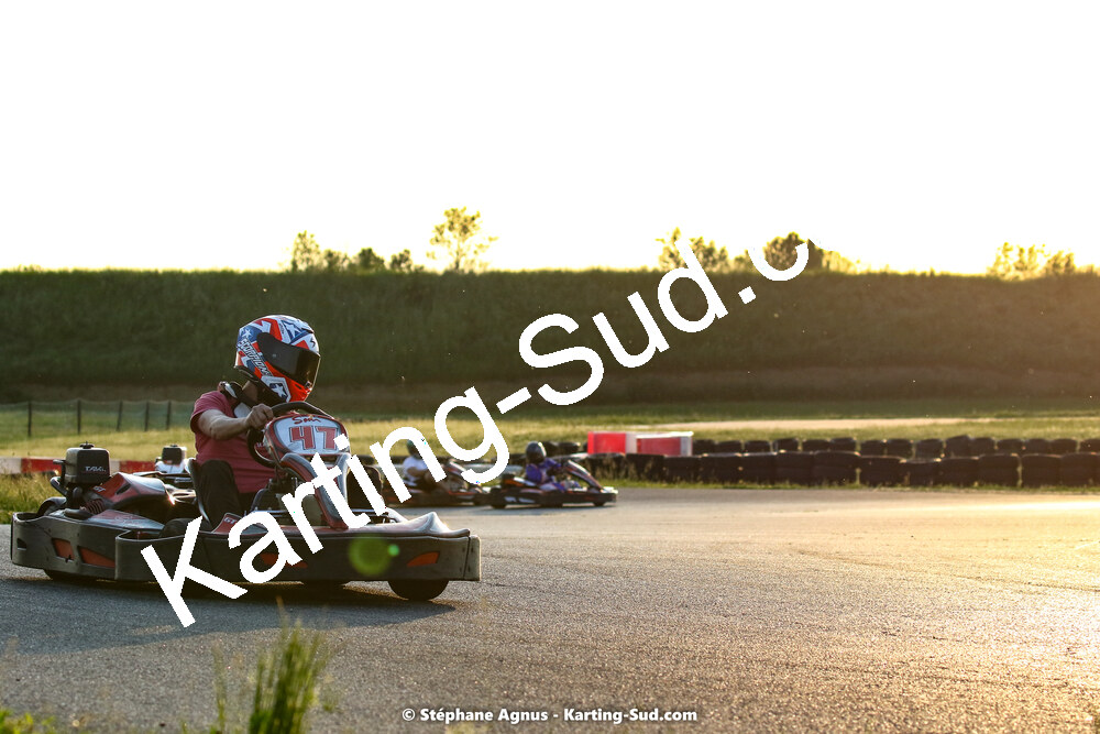 07/05/2022 : Endurance Loisir Les Razbitumes pour “1 maillot pour la vie” & Les Socio Esthéticiennes (Photos Stéphane Agnus) 2022 — karting