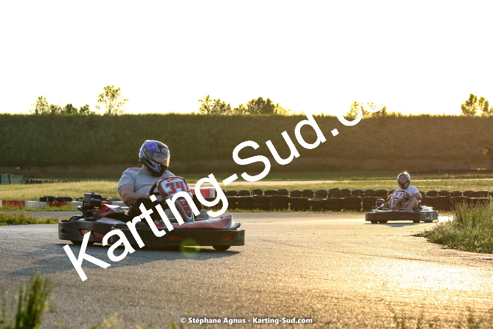 07/05/2022 : Endurance Loisir Les Razbitumes pour “1 maillot pour la vie” & Les Socio Esthéticiennes (Photos Stéphane Agnus) 2022 — karting